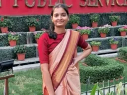 UPSC 2025 : बलिया की बेटी शिक्षा पाठक ने हासिल की 453वीं रैंक, गांव में जश्न का माहौल