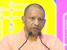 आजमगढ़ दौरे पर सीएम योगी का सपा पर हमला, बोले- विकास को सिर्फ सैफई तक सीमित रखती है पार्टी