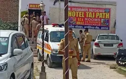 होटल में प्रेमिका ने प्रेमी की गला रेतकर हत्या, गिरफ्तार