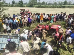 मुंडन कार्यक्रम में जा रही ट्रैक्टर-ट्रॉली पलटी, 5 की मौत; 15 घायल