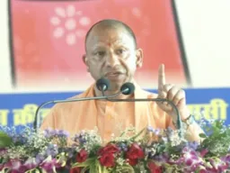 वाराणसी : पीएम मोदी के दौरे पर सीएम योगी का विपक्ष पर हमला, बोले—महिलाओं के सम्मान के खिलाफ रही विपक्ष की राजनीति