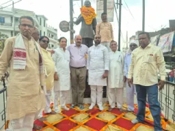 1857 क्रांति के महानायक मंगल पांडेय को बलिया में श्रद्धांजलि, शहादत दिवस पर किया नमन