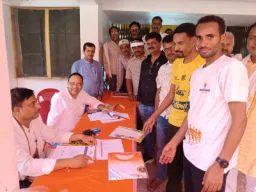 चंद्रशेखर हाफ मैराथन में भाग लेने बलिया पहुंचे विदेशी धावक