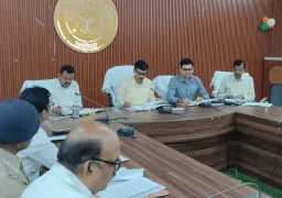 Ballia News : गंगा संरक्षण को लेकर डीएम सख्त, सिंगल यूज प्लास्टिक पर कार्रवाई के निर्देश