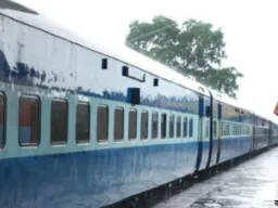 गोंडा जंक्शन पर चोर को पकड़ने में जीआरपी जवान गंभीर घायल, दोनों पैर कटे