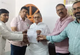 20 मई को देशभर में दवा दुकानों की हड़ताल, बलिया के दवा व्यापारियों ने सांसद से उठाईं समस्याएं