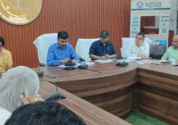 बलिया : डीएम ने राजस्व वसूली में तेजी लाने के दिए निर्देश, अवैध ईंट भट्टों पर होगी कार्रवाई