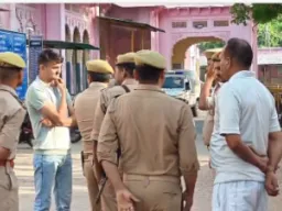 मथुरा में पुलिस मुठभेड़ : कारोबारी के घर डकैती डालने वाले दो बदमाश ढेर, दो पुलिसकर्मी घायल