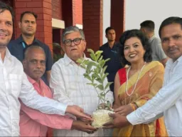 राजभवन में गूंजी बलिया की पर्यावरण मुहिम, राज्यपाल को सौंपा ‘एक वाहन–एक पौधा’ का प्रस्ताव