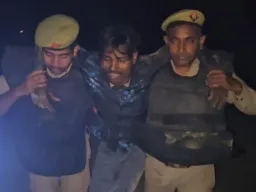बहराइच में मासूम बच्ची की हत्या का आरोपी मुठभेड़ में गिरफ्तार, पुलिस पर की फायरिंग
