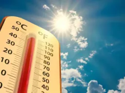 Heat Wave: वाराणसी में भीषण गर्मी का कहर, राहत के लिए लगाए गए ग्रीन शेड और वाटर एटीएम