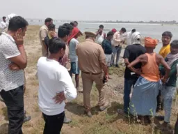 घाघरा किनारे मिला युवक का क्षत-विक्षत शव, पहचान को लेकर संशय