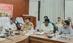 सड़क हादसों पर अंकुश लगाने को डीएम सख्त, दुर्घटना स्थलों पर लगेंगे चेतावनी बोर्ड