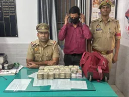 Ballia News: छपरा एक्सप्रेस में 36.25 लाख रुपये के साथ युवक गिरफ्तार, आयकर विभाग को दी गई सूचना