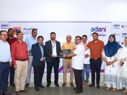 अदाणी फाउंडेशन और अनुष्का फाउंडेशन की साझेदारी, 10 हजार क्लबफुट प्रभावित बच्चों को मिलेगा इलाज