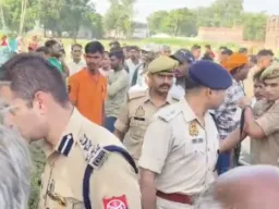 Prayagraj Triple Murder Case: चारपाई पर सो रहे एक ही परिवार के तीन लोगों की ईंट-पत्थर से कूचकर हत्या, इलाके में सनसनी