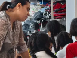 लखनऊ: ‘मैडम जी, मुझे घर जाना है…’ बालगृह की बच्चियों की पुकार, ऑपरेशन मुस्कान के तहत परिवार से मिलाने की तैयारी