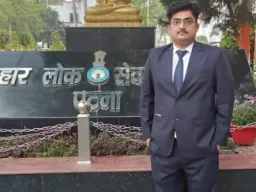 Ballia News : 12 वर्षों के संघर्ष के बाद पवन कुमार सिंह ने पाई सफलता, BPSC में चयनित होकर बने बीपीआरओ
