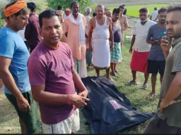 Ballia News : फूल तोड़ने गए बुजुर्ग की करंट लगने से मौत, आरोपी के खिलाफ मुकदमा दर्ज