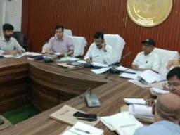 Ballia News: चकबंदी मामलों में लापरवाही पर डीएम सख्त, सभी सीओ को जारी होगा शो-कॉज नोटिस