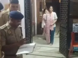Firozabad News: पूर्व विधायक के बेटे ने पत्नी को गोली मारने के बाद खुद को भी मारी गोली, दंपति की मौत