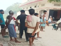 Ballia News: तेज रफ्तार वाहन की टक्कर से दो युवकों की मौत, परिवारों में मचा कोहराम