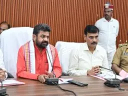Ballia News : प्रभारी मंत्री दयाशंकर मिश्र दयालु ने गिनाईं सरकार की उपलब्धियां, सुरहाताल को बताया जिले की ऐतिहासिक उपलब्धि
