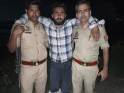 हत्या का वांछित आरोपी पुलिस मुठभेड़ में गिरफ्तार, पैर में लगी गोली