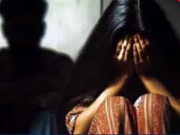 Ballia News : घर में अकेली थी किशोरी,  जबरदस्ती, छेड़खानी 