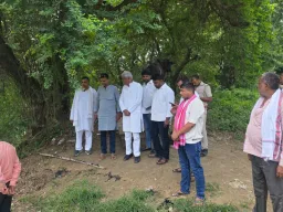 बाढ़ पीड़ितों से मिले विधायक जयप्रकाश अंचल, हरसंभव मदद का दिया भरोसा