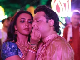 ‘बोहरूपी- द गोल्डन डाकू’ का नया गाना ‘मॉयदमुखो हिट’ रिलीज, पूजा के जश्न में घुला डांस का रंग