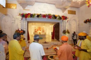 अयोध्या: निषाद और वाल्मिकी समाज के साथ सीएम योगी ने मनाई दिवाली, रामलला व हनुमानगढ़ी में किए दर्शन