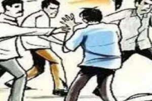 देवरिया में पारिवारिक विवाद में हमला: भाई ने धारदार हथियार से भाई और भतीजियों को किया घायल, मामला दर्ज