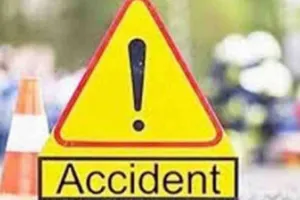 Sultanpur News: ट्रक की चपेट में आने से दो सगी बहनों की मौत, विसर्जन से लौट रहे श्रद्धालुओं में मचा कोहराम