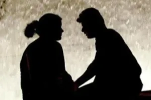 UP: शादीशुदा महिला ने प्रेमी संग खाया जहर, दोनों की मौत