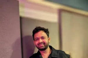 एक दमदार कहानी को गानों के ज़रिए बयाँ करना एक भावुक और चुनौतीपूर्ण सफ़र था! इमरान हाशमी और यामी गौतम धर अभिनीत फ़िल्म ‘हक़’ के लिए गीत लिखने पर कौशल किशोर