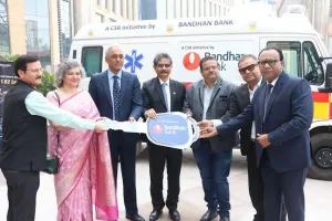 केडी मेडिकल कॉलेज, अकबरपुर, मथुरा को पूरी तरह सुसज्जित एम्बुलेंस दान की