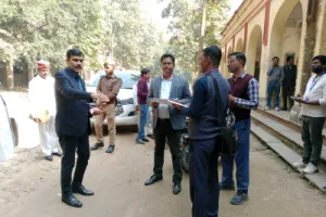 SIR को लेकर बलिया DM सख्त, मतदाता गणना प्रपत्र तुरंत जमा कराने के दिए निर्देश