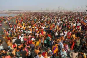 Kartik Purnima: कार्तिक पूर्णिमा पर प्रयागराज में उमड़ी आस्था, संगम तट पर जगमगाएंगे 10 लाख दीप