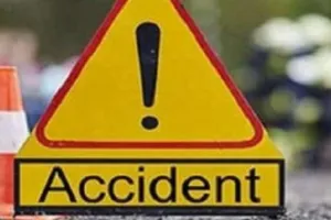 मऊ में भीषण सड़क हादसा: सरकारी बस की टक्कर में तीन महिलाओं की मौत, सात लोग गंभीर रूप से घायल