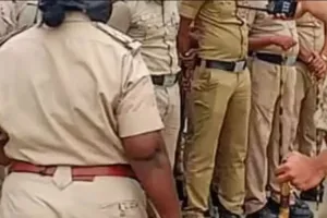 गाजीपुर में खूनी संघर्ष: एक युवक की मौत, दो की तलाश जारी; परिजनों ने शव रखकर हाईवे जाम किया