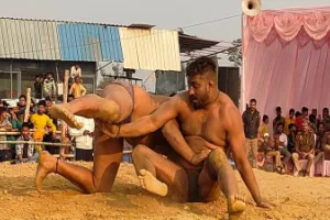 बाराबंकी : भूरा, लकी थापा, प्रवेश और बाबा लाड़ी ने अपने-अपने मुकाबलों में हासिल की जीत