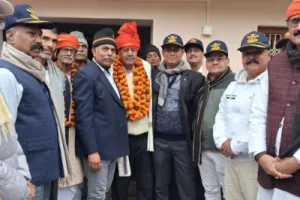 बलिया में पूर्व सैनिक संगठन ने वयोवृद्ध पूर्व सैन्य अधिकारी का बढ़ाया हौसला