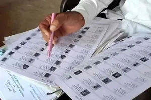 लखनऊ : विधानसभा और लोकसभा में कम मतदान करने वाले शहरी मतदाता अब एसआईआर फॉर्म भरने में भी पीछे, 9 लाख नाम कटने की आशंका