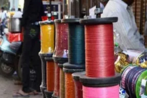 चाइनीज़ मांझे ने छीनी शिक्षक की जान, गर्दन कटने से दर्दनाक मौत; बेटी को स्कूल छोड़कर घर लौटते समय हुआ हादसा