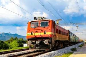 कानपुर: हाई स्कूल टॉपर ने ट्रेन के आगे कूदकर की आत्महत्या, परिवार पर टूटा दुखों का पहाड़