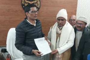 बलिया में अध्यापकों की वरिष्ठता सूची को लेकर बीएसए से मिला प्राथमिक शिक्षक संघ, सुधार की मांग उठाई