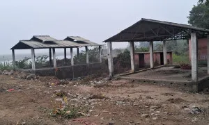 Ballia News : उपेक्षा का शिकार गंगा किनारे पचरुखिया घाट का अंत्येष्टि स्थल