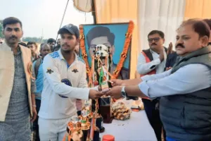 बलिया: स्व. शिवकुमार सिंह स्मृति राज्य स्तरीय क्रिकेट प्रतियोगिता में पटना को हराकर चंदौली सेमीफाइनल में