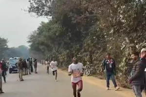 बलिया में स्व. मैनेजर सिंह मैराथन का भव्य शुभारंभ, मंत्रियों ने दिखाई हरी झंडी